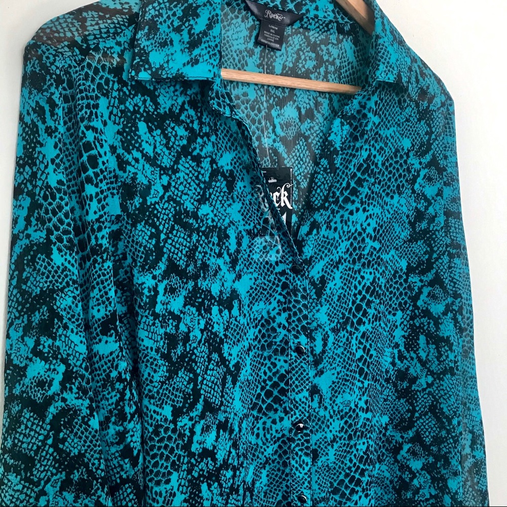 Wrangler Blue and Black Button Down Shirt